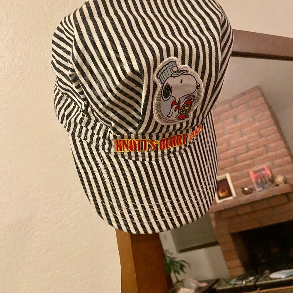 Snoopy Knott’s Berry Farm Conductor hat